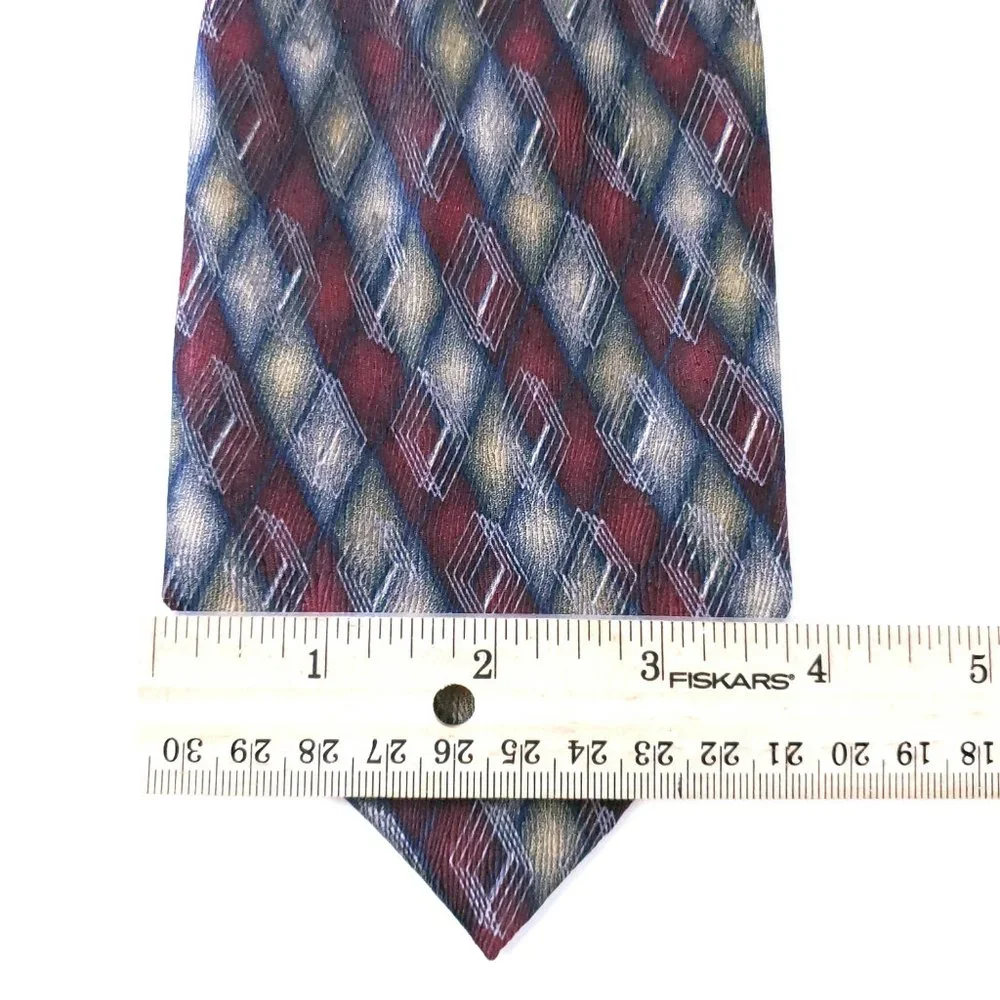 Bill Blass Black Label Men Necktie 100% Silk Geometric 61x3.75 - NWOT